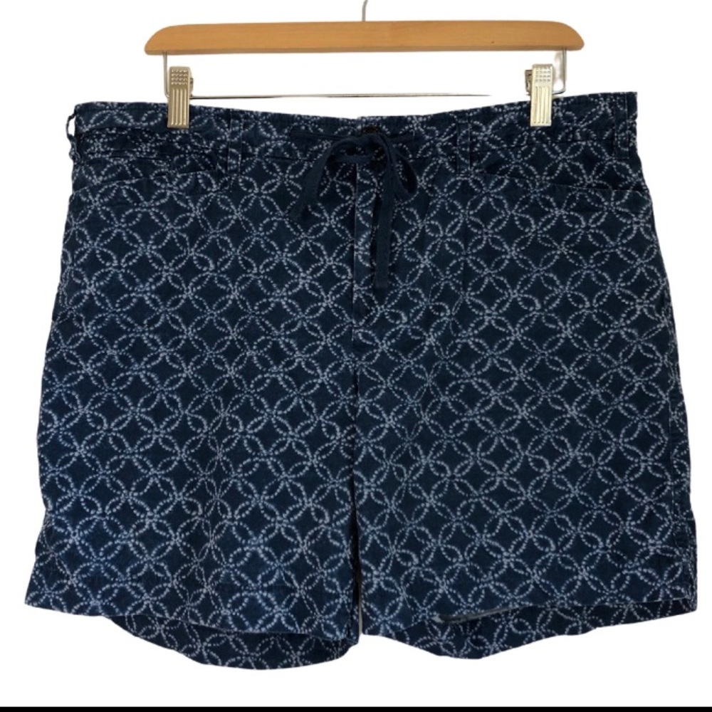 40% off retail • VINTAGE . Geometric print shorts Ralph Lauren